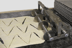 CROISSANT DOUGH CUTTER - TRADITIONAL SIZE